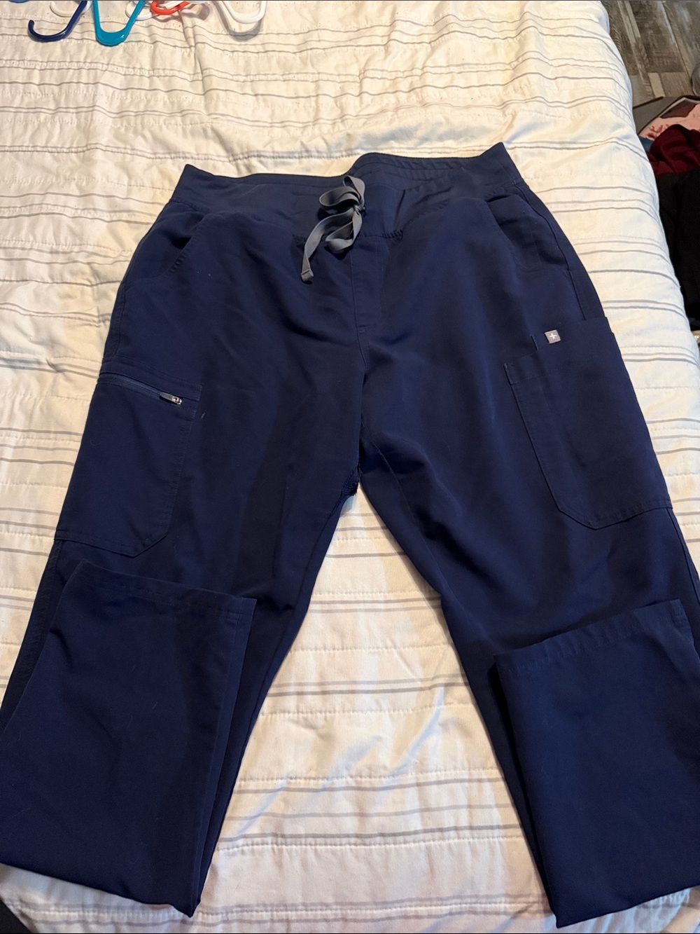 Figs Women's Straight Leg Scrub Pants in Navy